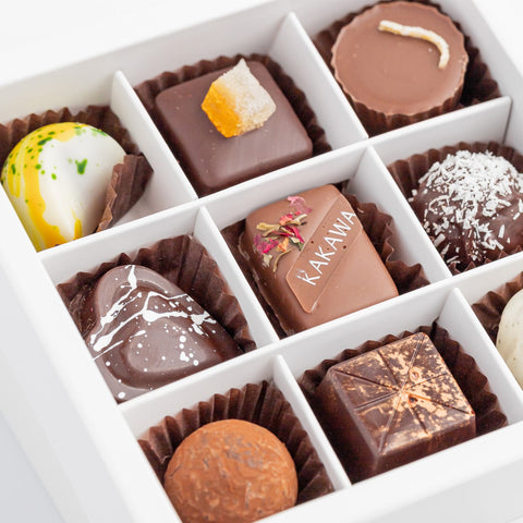 Gift box of 9