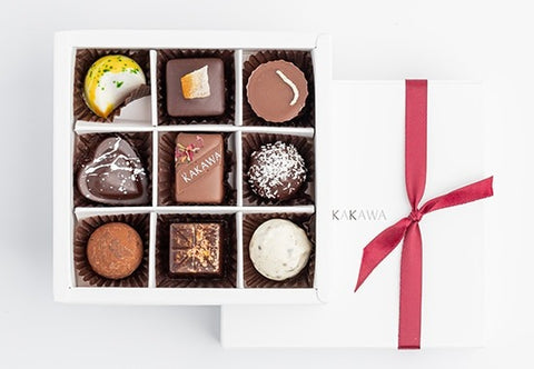 Gift box of 9